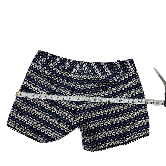 The Limited Aztec Tribal Design Women White & Blue Tweed Shorts Sz 8 Pockets - Picture 9 of 10